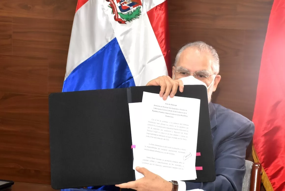 Gobierno dominicano recibe donación de material antiepidémico de la República Popular China