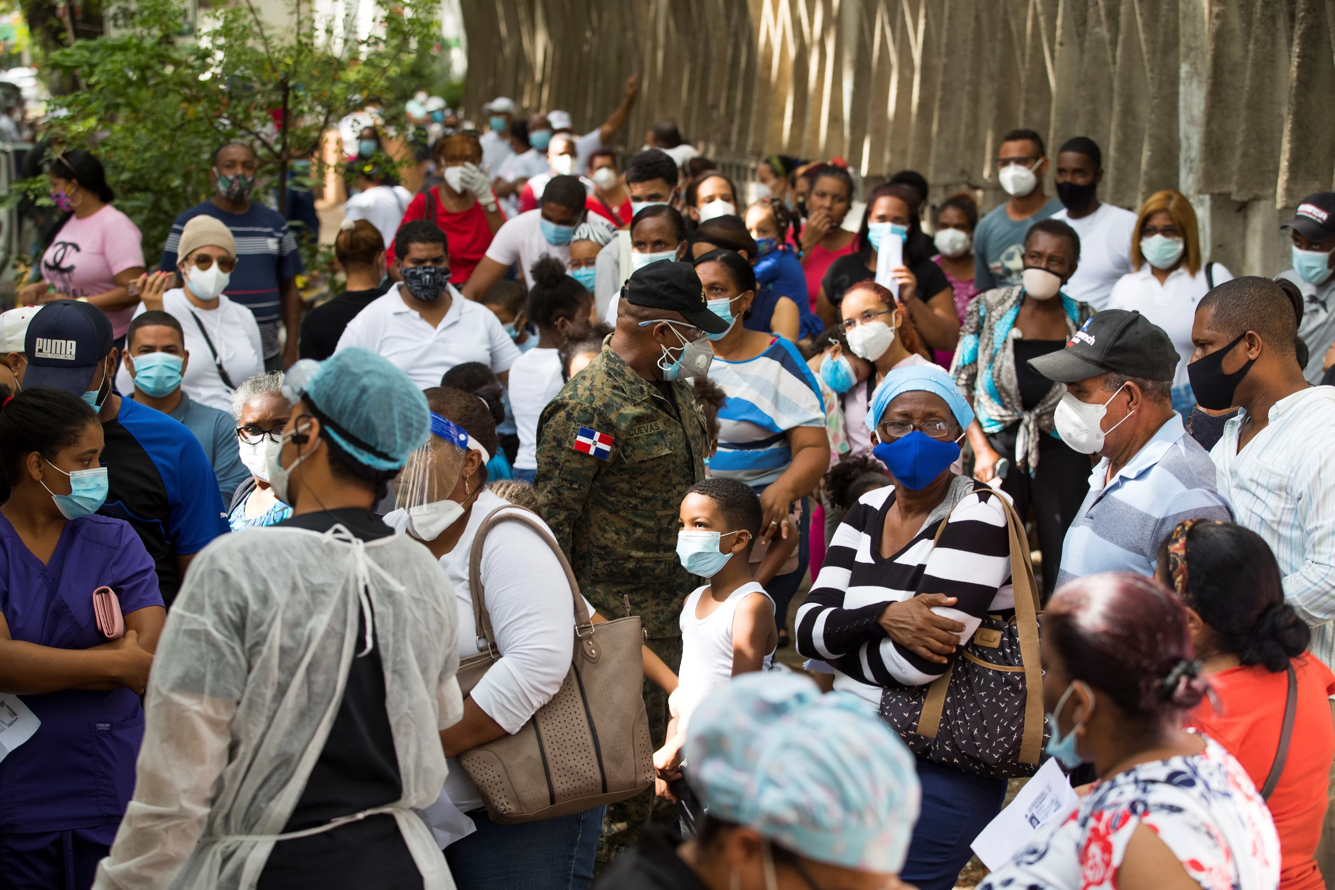 Dominicanos apoyan medidas contra covid-19, pero abogan por la flexibilidad