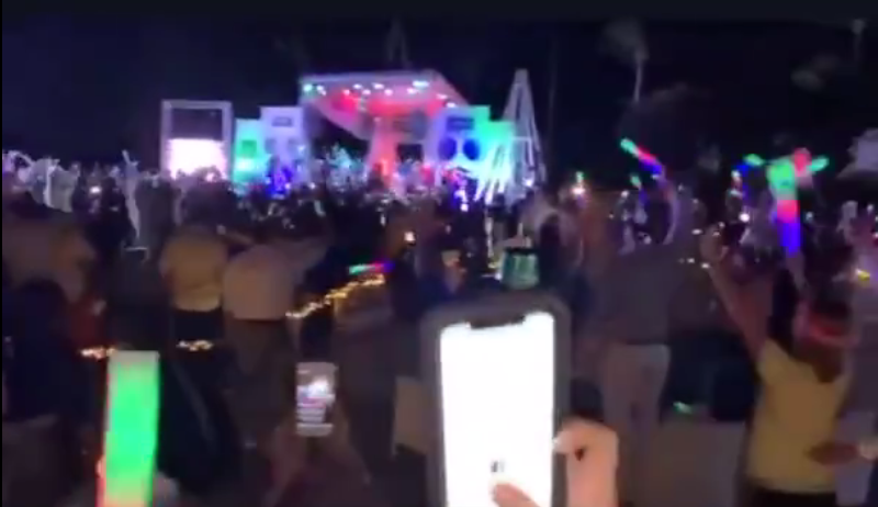 Enojo e indignación tras filtrarse video de multitudinaria fiesta fin de año en Punta Cana