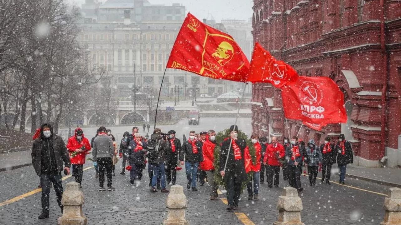 Los comunistas rusos recuerdan a Lenin en el 97 aniversario de su muerte