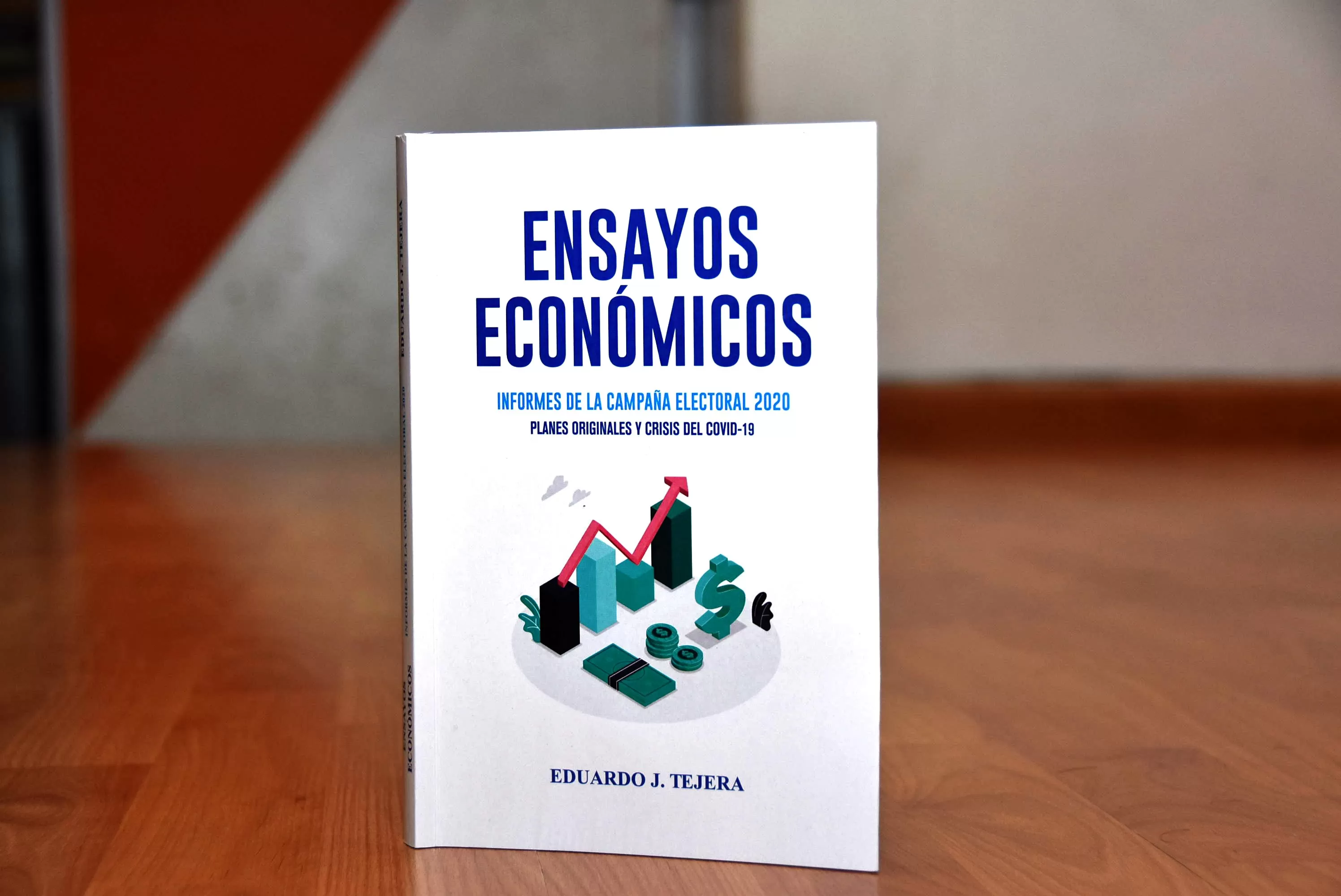 Economista Eduardo Tejera pone a circular libro de ensayos económicos