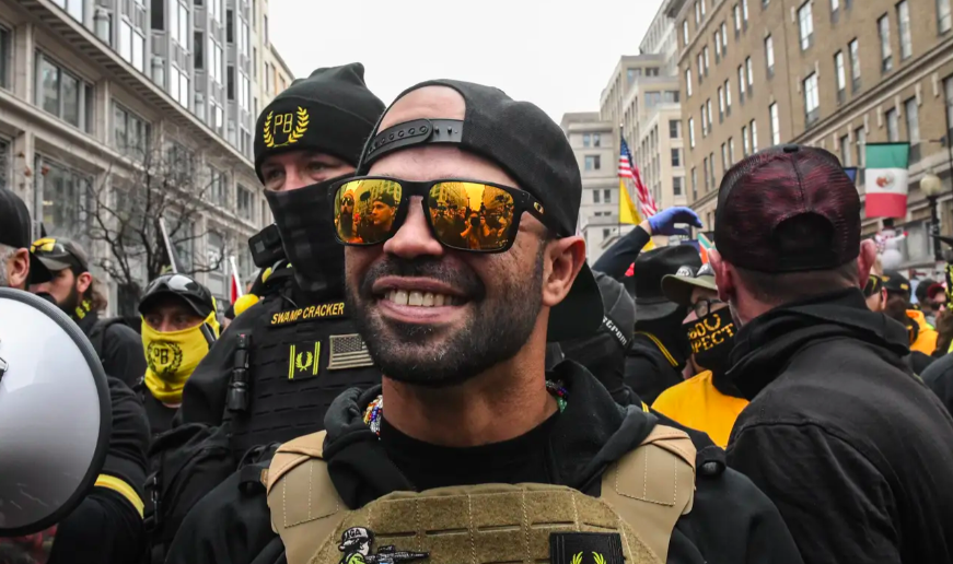 Arrestan en Washington al líder del grupo ultraderechista Proud Boys