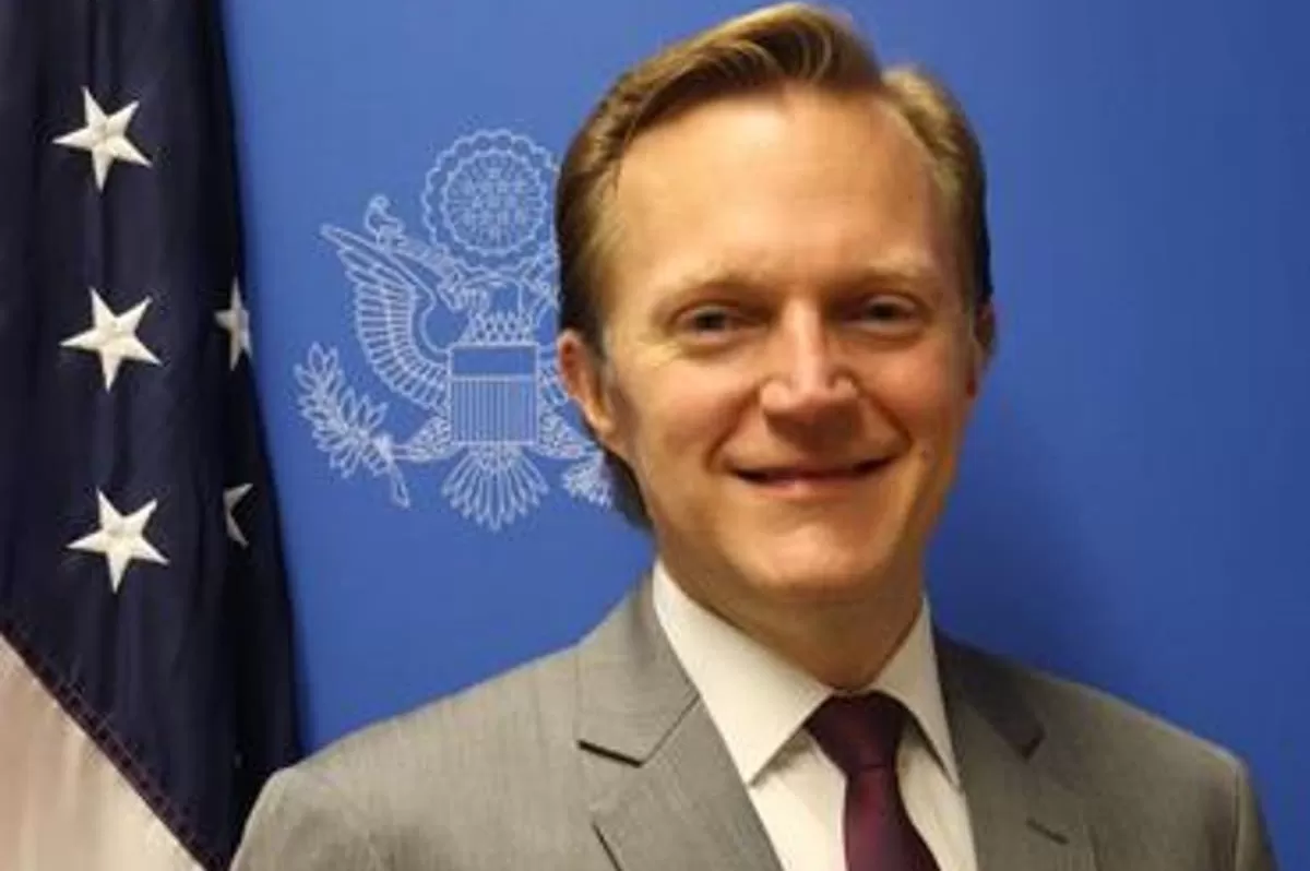 Robert W. Thomas asume como encargado de Negocios de la Embajada EE.UU