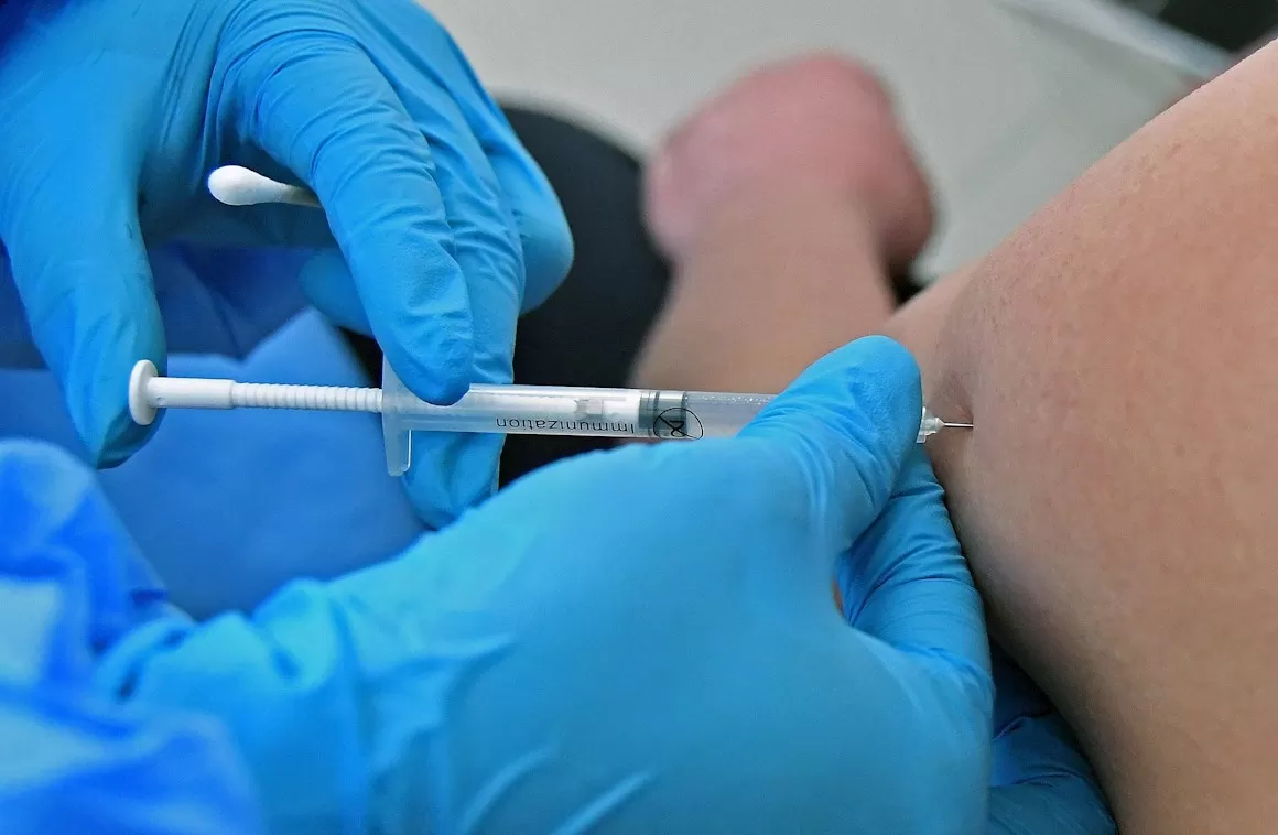 La OMS recomienda seguir vacunando contra la COVID con AstraZeneca