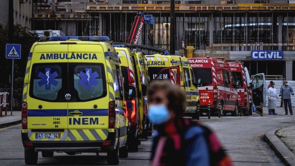 Coronavirus en Portugal: cómo el país llegó al borde del colapso por la pandemia y obligado a enviar a pacientes graves a cientos de kilómetros