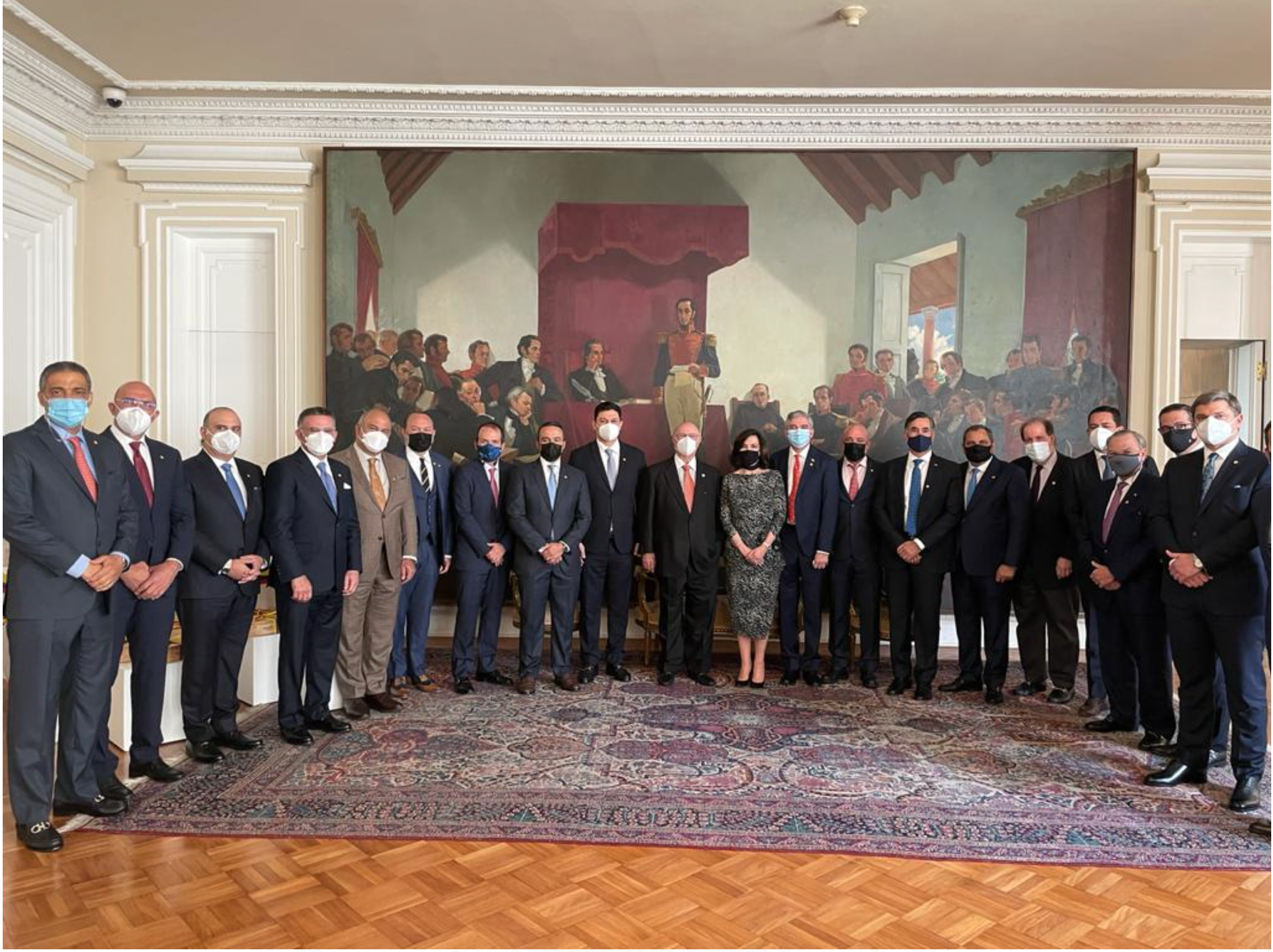 Presidente Iván Duque de Colombia recibe amplia delegación de empresarios dominicanos