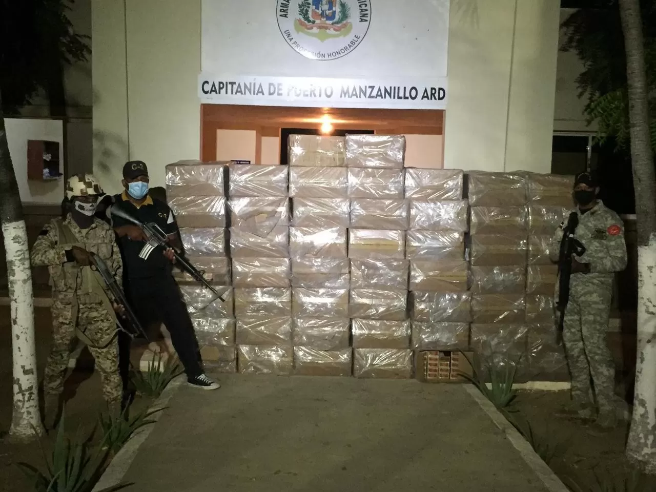 Aduanas y militares confiscan contrabando de medio millón de cigarrillos