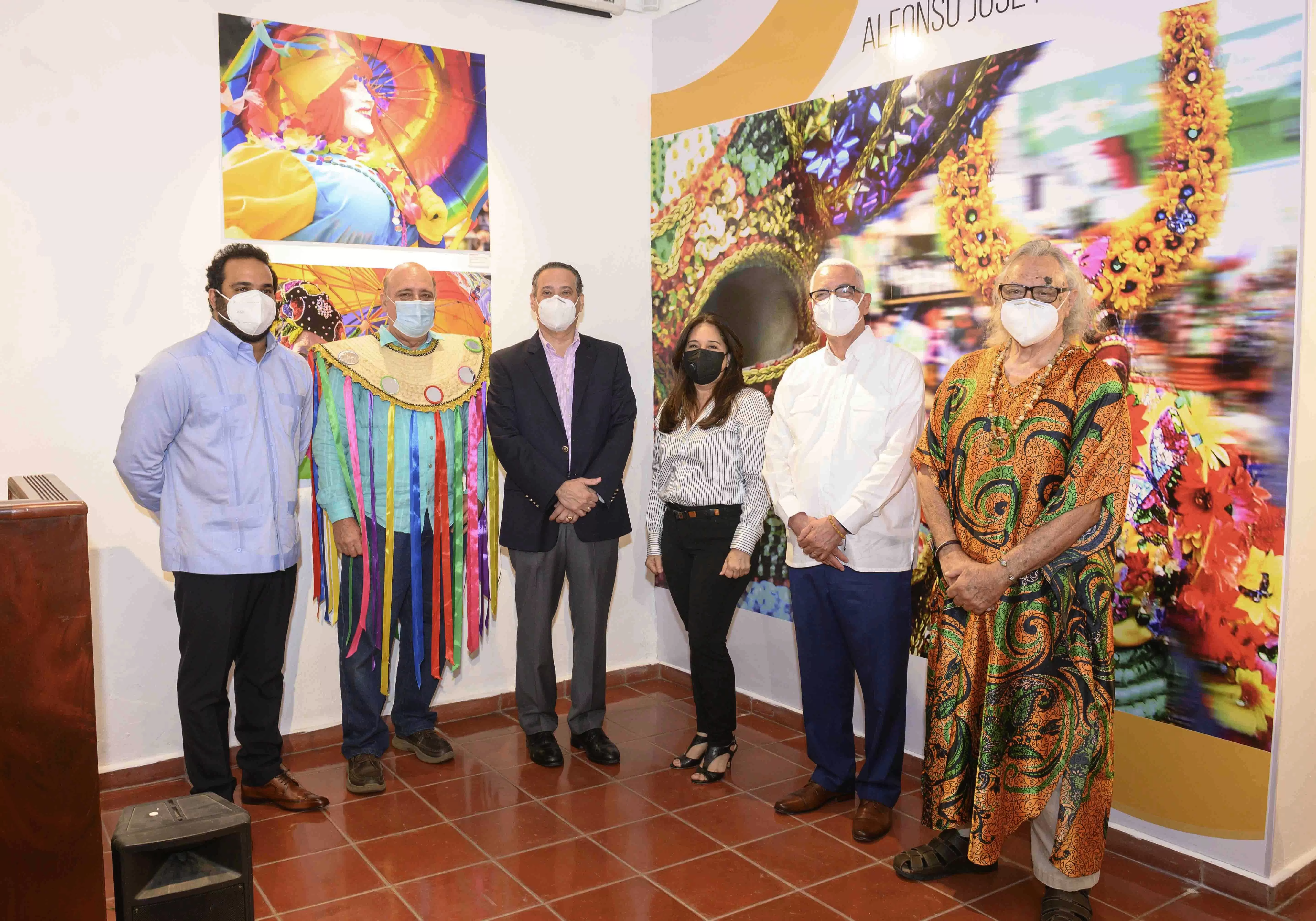 Centro Cultural Banreservas presenta exposición de carnaval en honor al fotógrafo Alfonso José Khouri