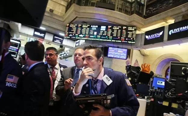 Wall Street abre en rojo y el Dow Jones baja 0,64 %