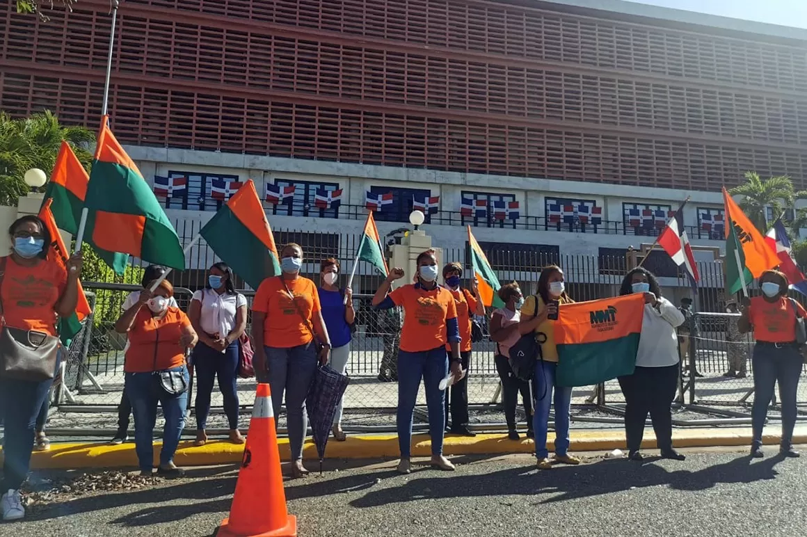 Mujeres trabajadoras exigen inclusión de las causales en el Código Penal