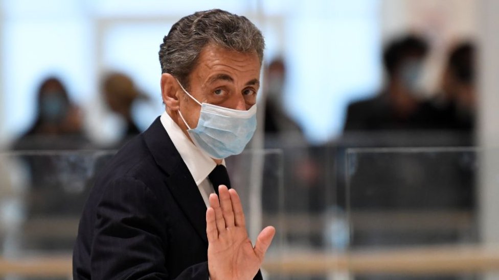 Condenan al expresidente francés Nicolás Sarkozy a 3 años de prisión por corrupción y tráfico de influencias