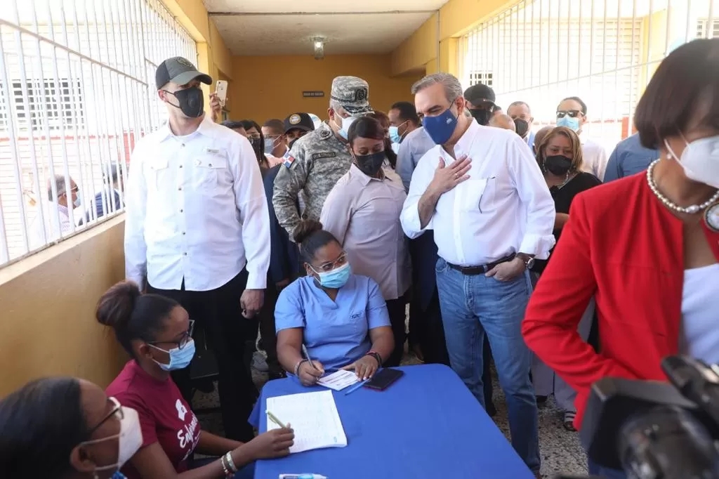 Chile y República Dominicana lideran vacunación regional
