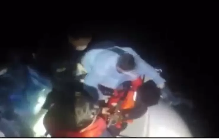 VIDEO: Turquía dice Grecia esposa y arroja al mar a migrantes