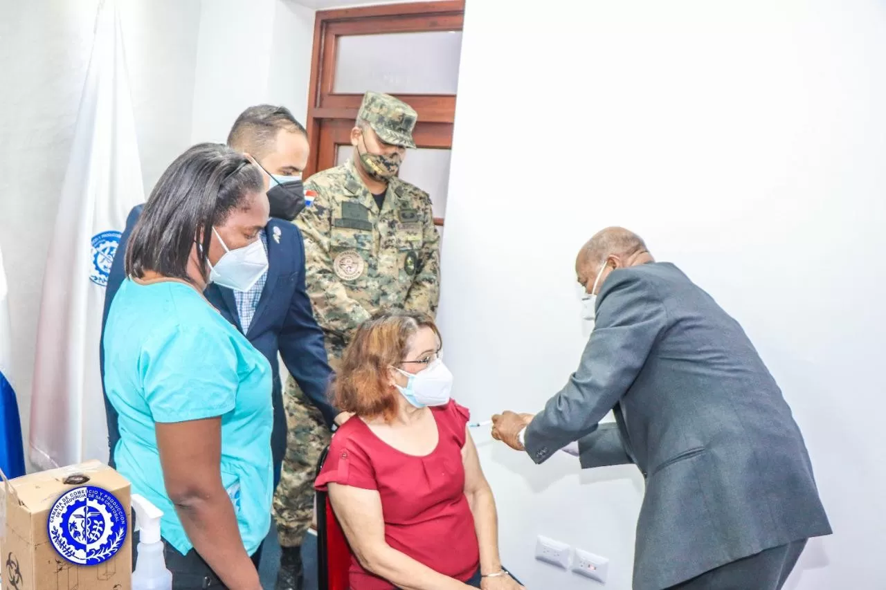 Cámara de Comercio y Producción de San Cristóbal habilita salón para vacunar contra el covid-19