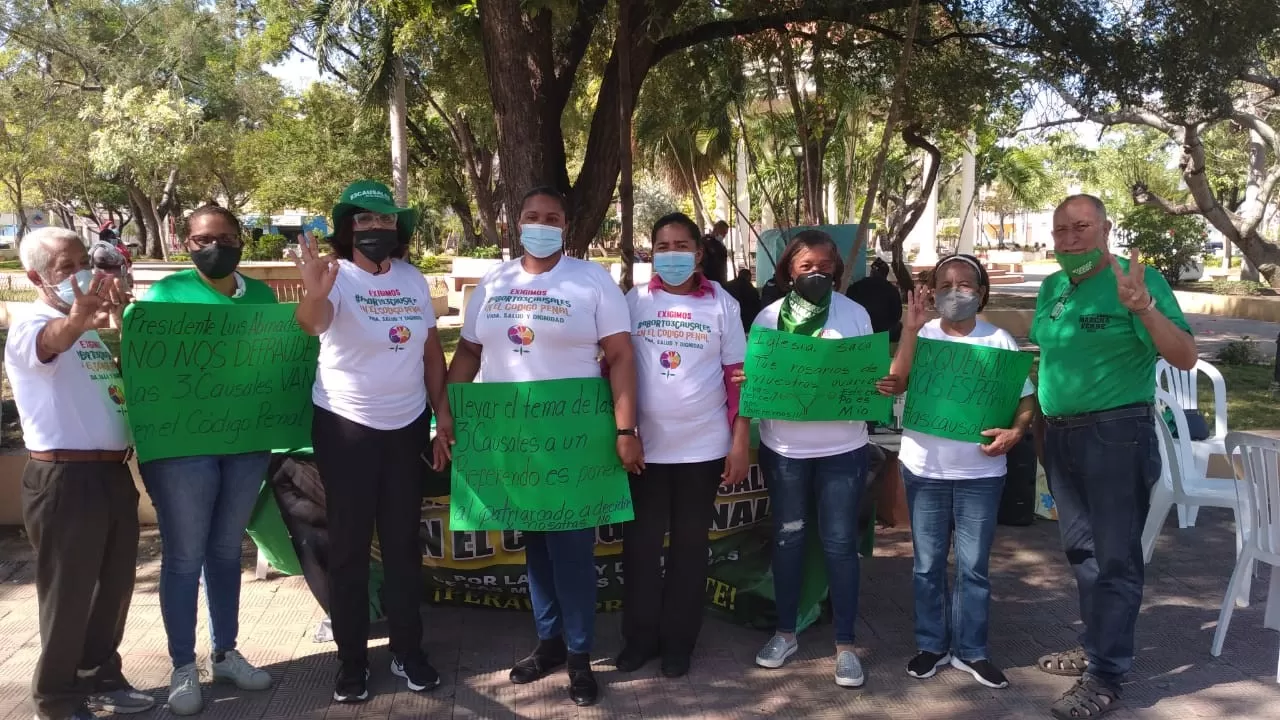 Activistas de Baní exigen inclusión 3 causales en el Código Penal