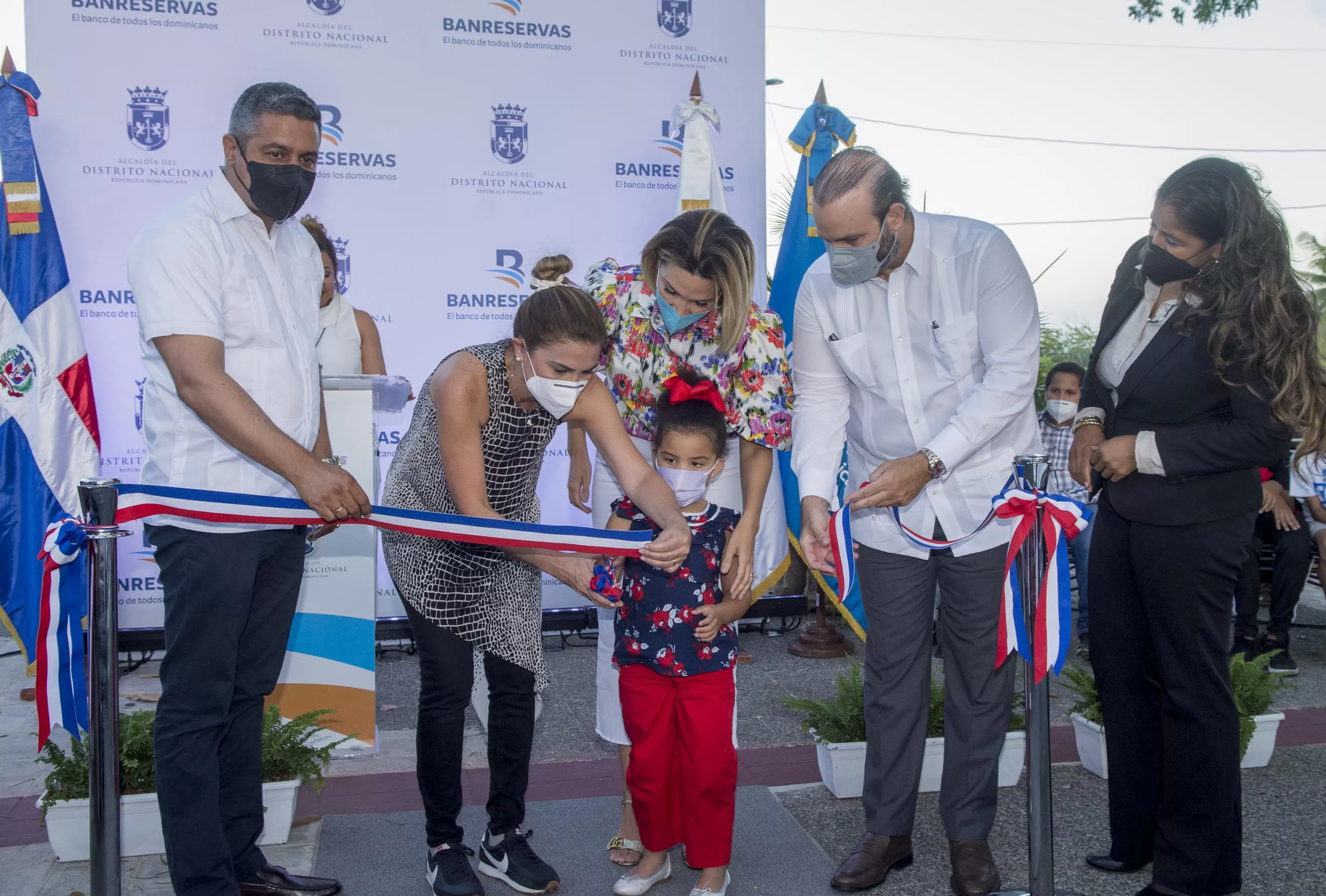 Banreservas y Ayuntamiento Distrito Nacional entregan remozado parque San José