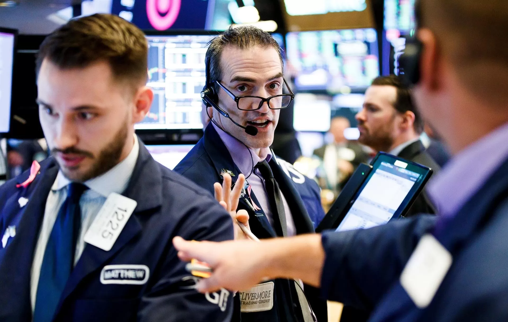 Wall Street cierra con ganancias