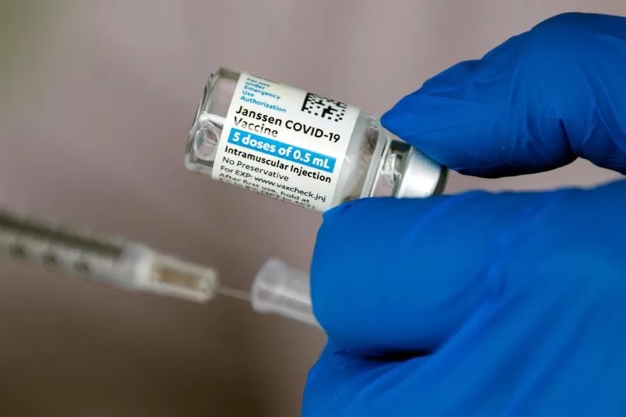 Vacuna Johnson & Johnson provoca coágulo sanguíneo 