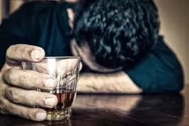 ¿Por qué la ingesta de bebidas adulteradas puede causar la muerte?