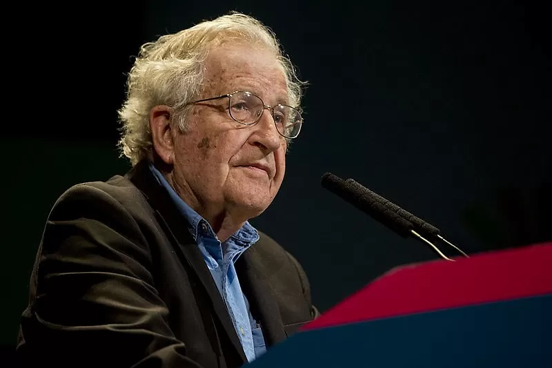 ¿Qué dijo Noam Chomsky sobre el aborto y las 3 causales?