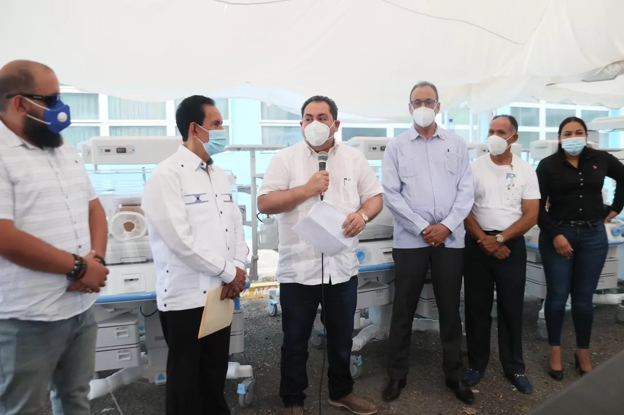 SNS entrega RD$8 millones en equipos a hospital San Vicente de Paúl