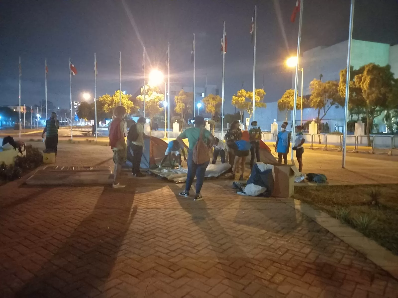 Policía atribuye a protocolos por covid desinstalación campamento frente al Congreso
