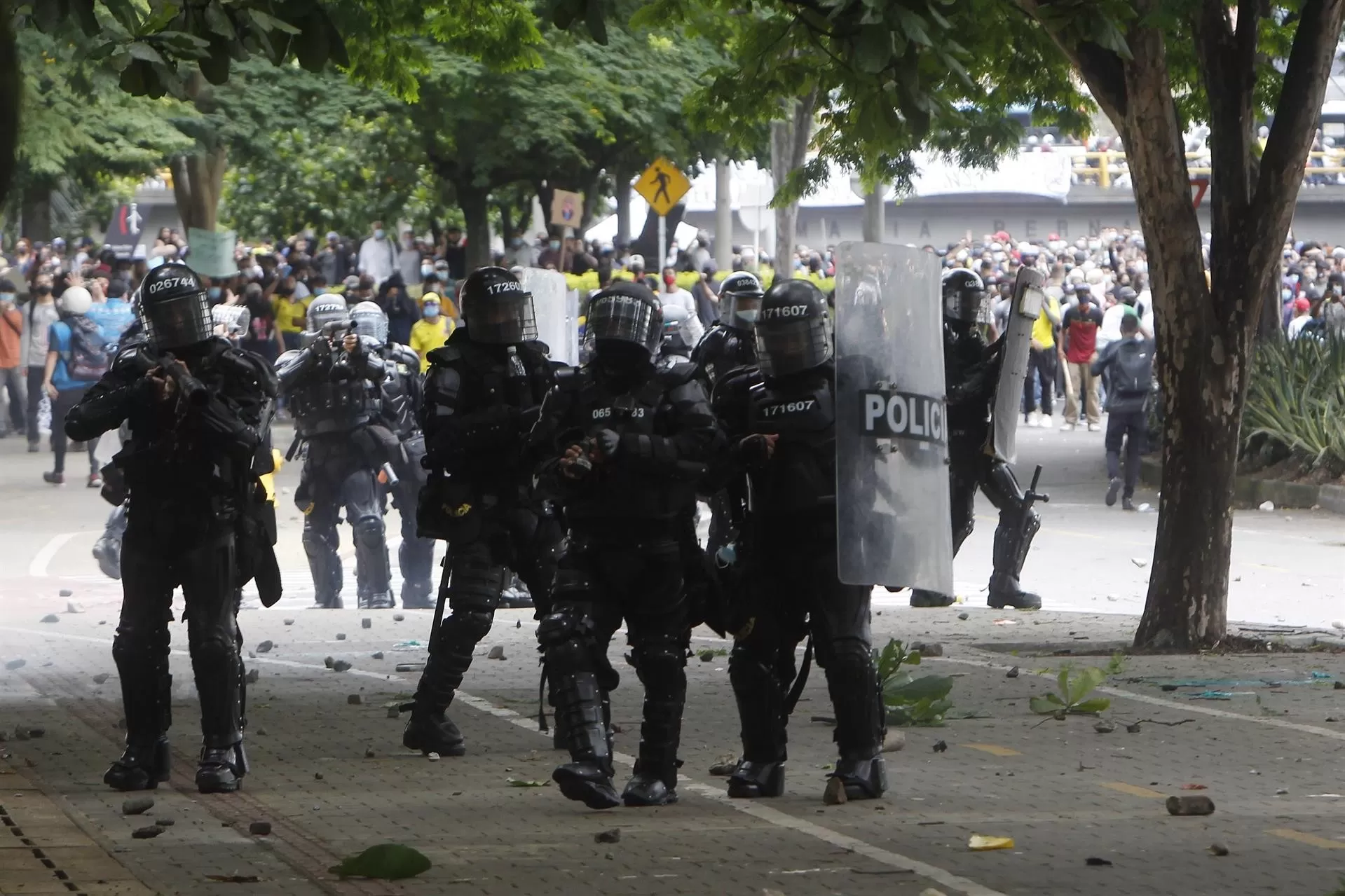 Al menos 16 muertos en protestas de Colombia, según la Defensoría del Pueblo