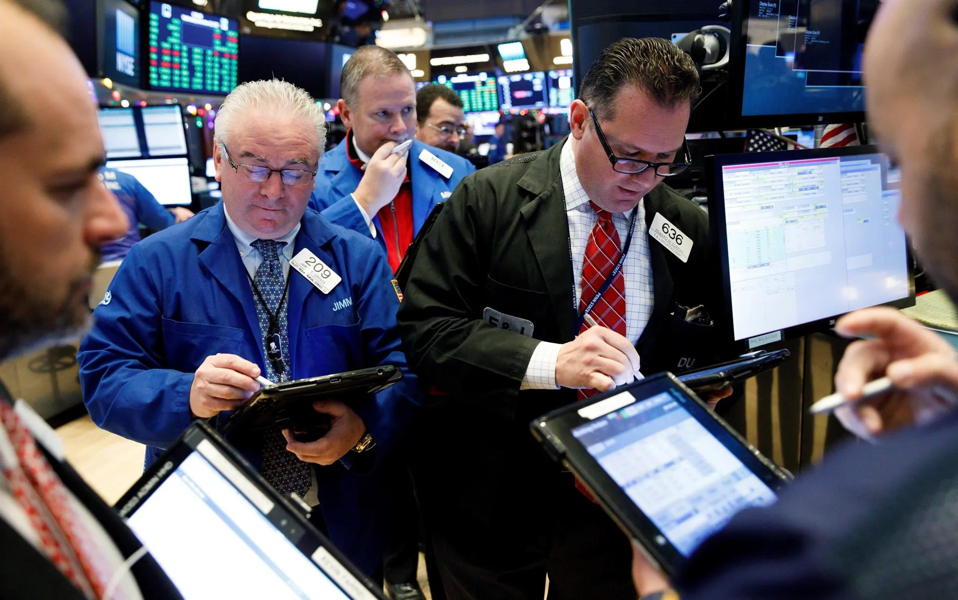 Wall Street cierra en rojo y el Dow Jones baja un 0,10 %