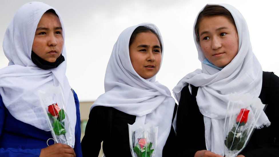Quiénes son los hazara, la minoría chiíta objeto de violentos ataques como el que mató a decenas de niñas en una escuela de Kabul