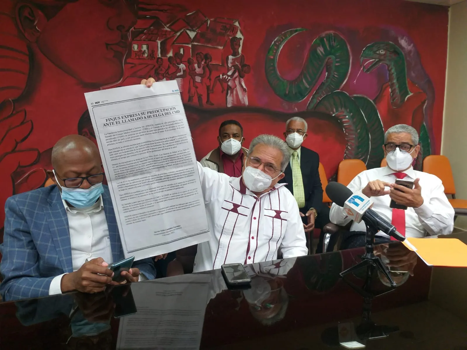 Colegio Médico mantiene su huelga: esta es una lucha contra banqueros y ARS