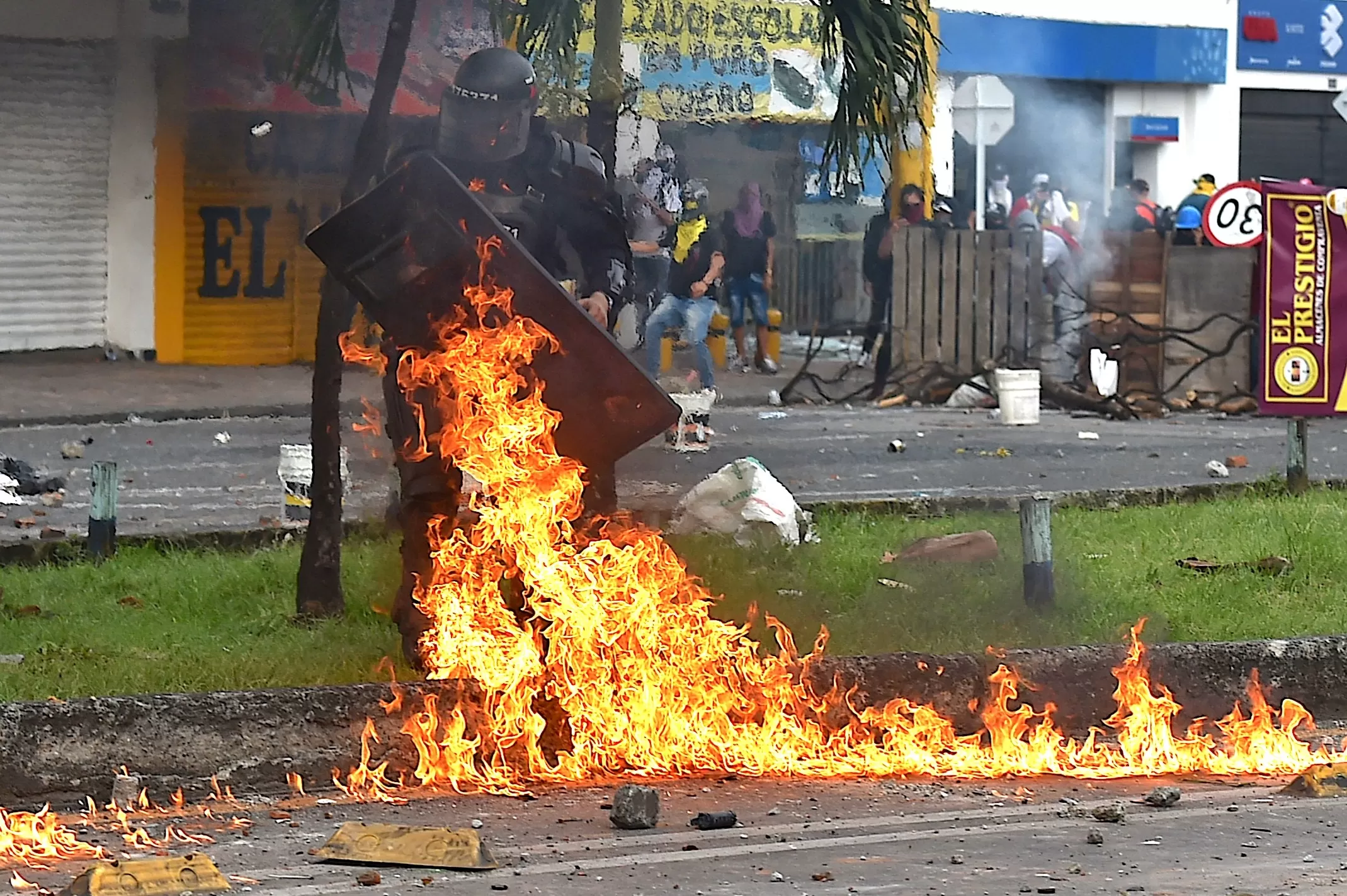 Renuncia del ministro de Hacienda no aplaca las protestas en Colombia