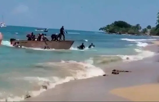 Dominicanos llegan en yola Puerto Rico y son ayudados a huir de la Policía