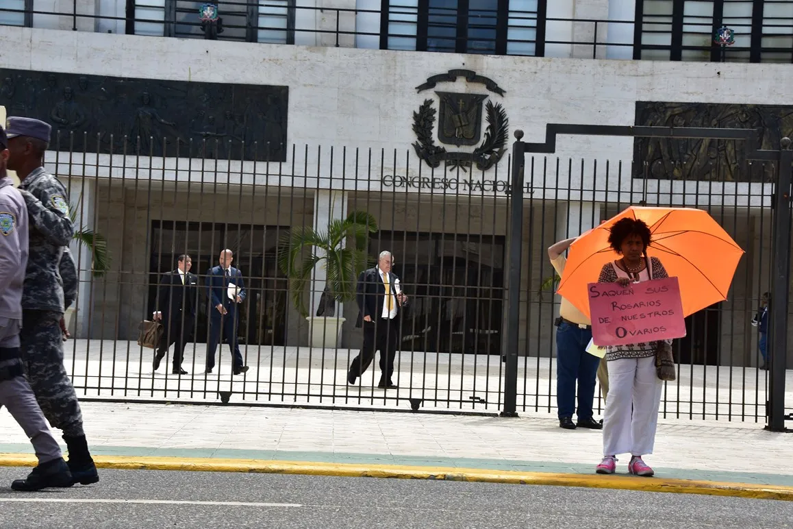Dominicanas vuelven a reclamar a legisladores la despenalización del aborto