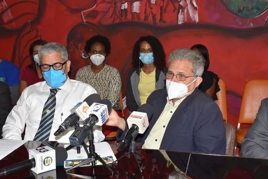 Gremios médicos acusan a Ministerio y Adars de incumplir convenios