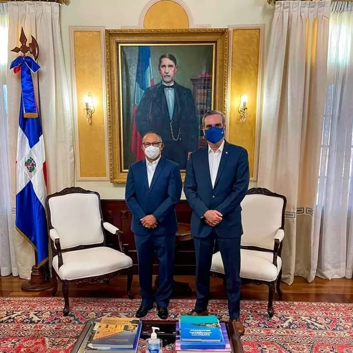 Alcalde de Baní se reúne con Abinader en Palacio
