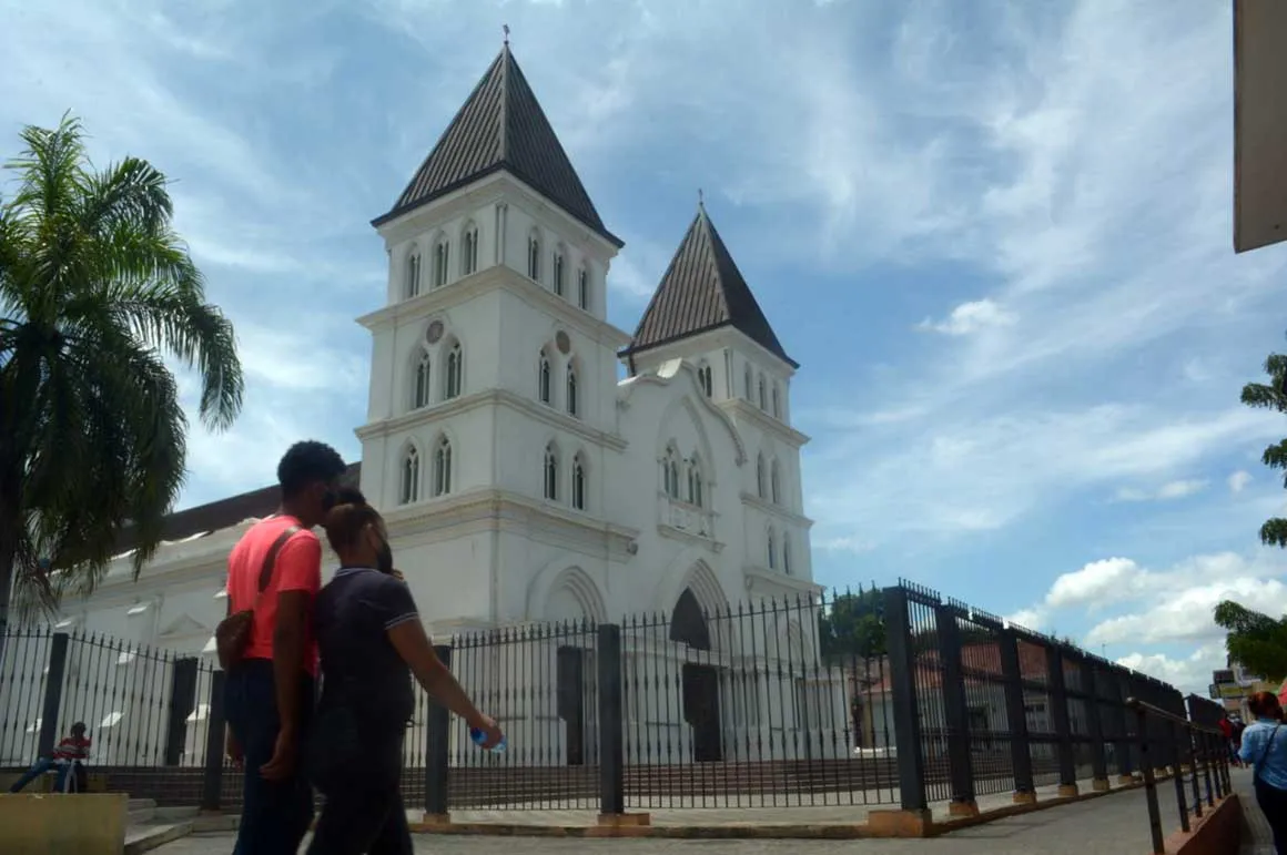 Obispo auxiliar Santiago denuncia Catedral es centro de robos por víctimas del microtráfico