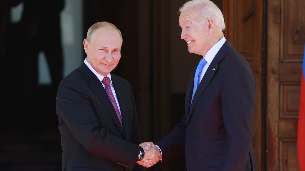 Biden y Putin: 3 puntos de encuentro y 3 desacuerdos que quedaron claros en la primera reunión entre los dos mandatarios