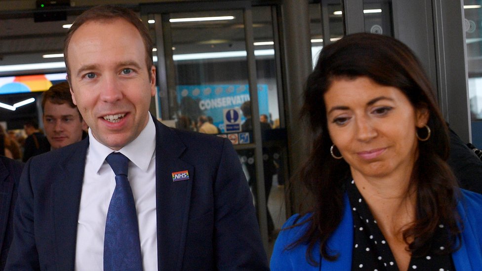 El escándalo que forzó la renuncia del ministro de salud británico