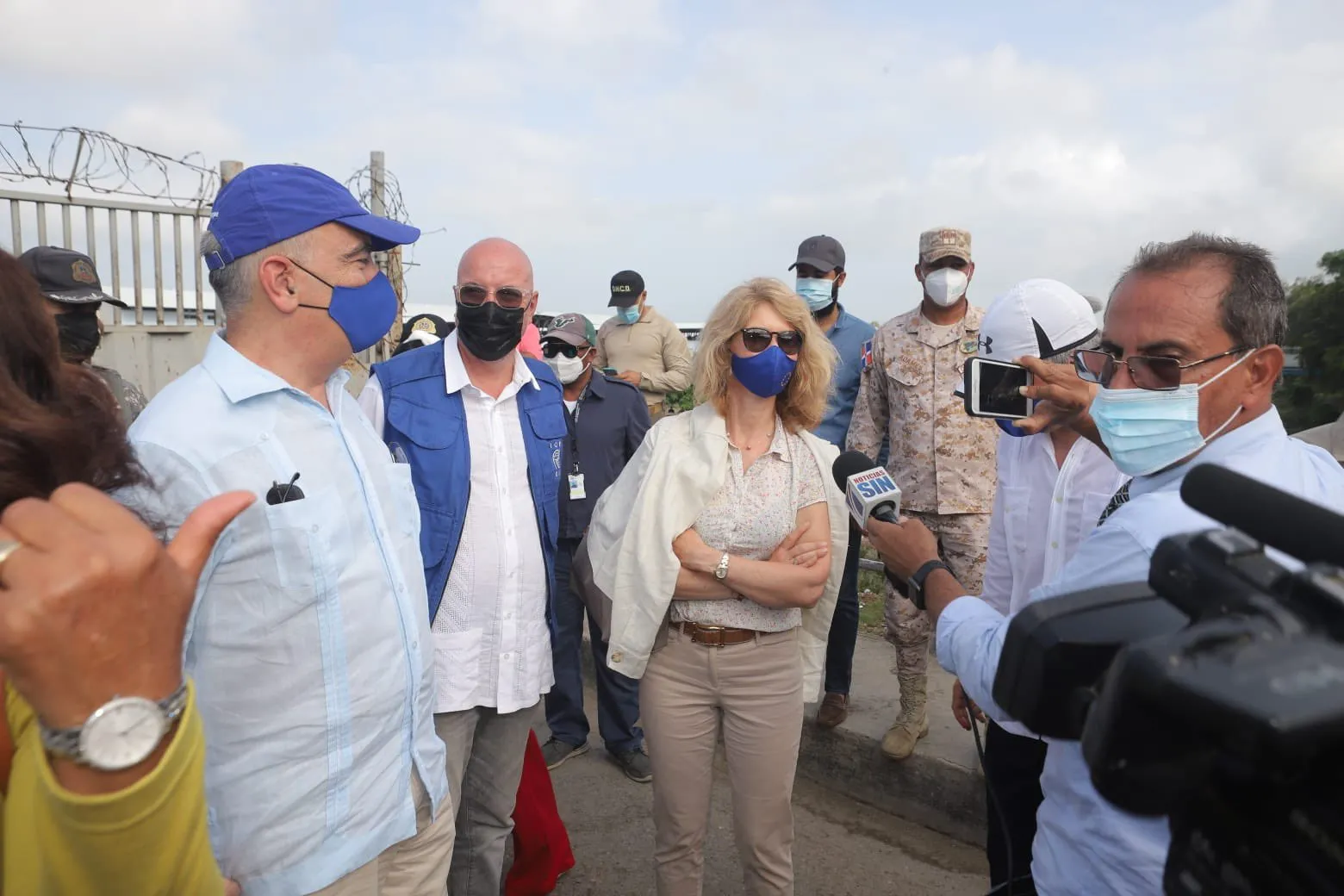 Una delegación de la Unión Europea visita el punto fronterizo de Dajabón