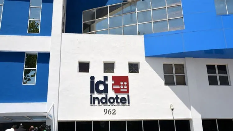 Indotel aplica multa millonaria a Viva por uso ilegal del espectro radioeléctrico 