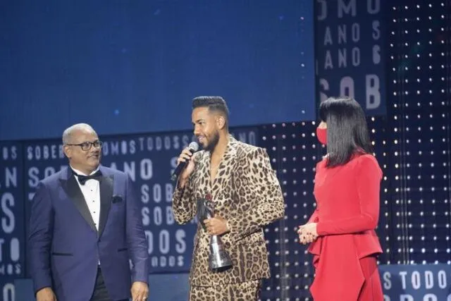 Romeo Santos recibe el Gran Soberano 2019 y Niní Cáffaro el correspondiente a 2020