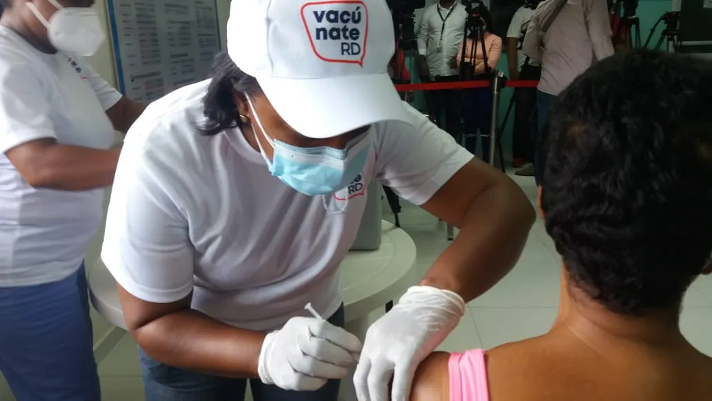 Más de 400,000 personas se vacunaron en la jornada especial de inmunización