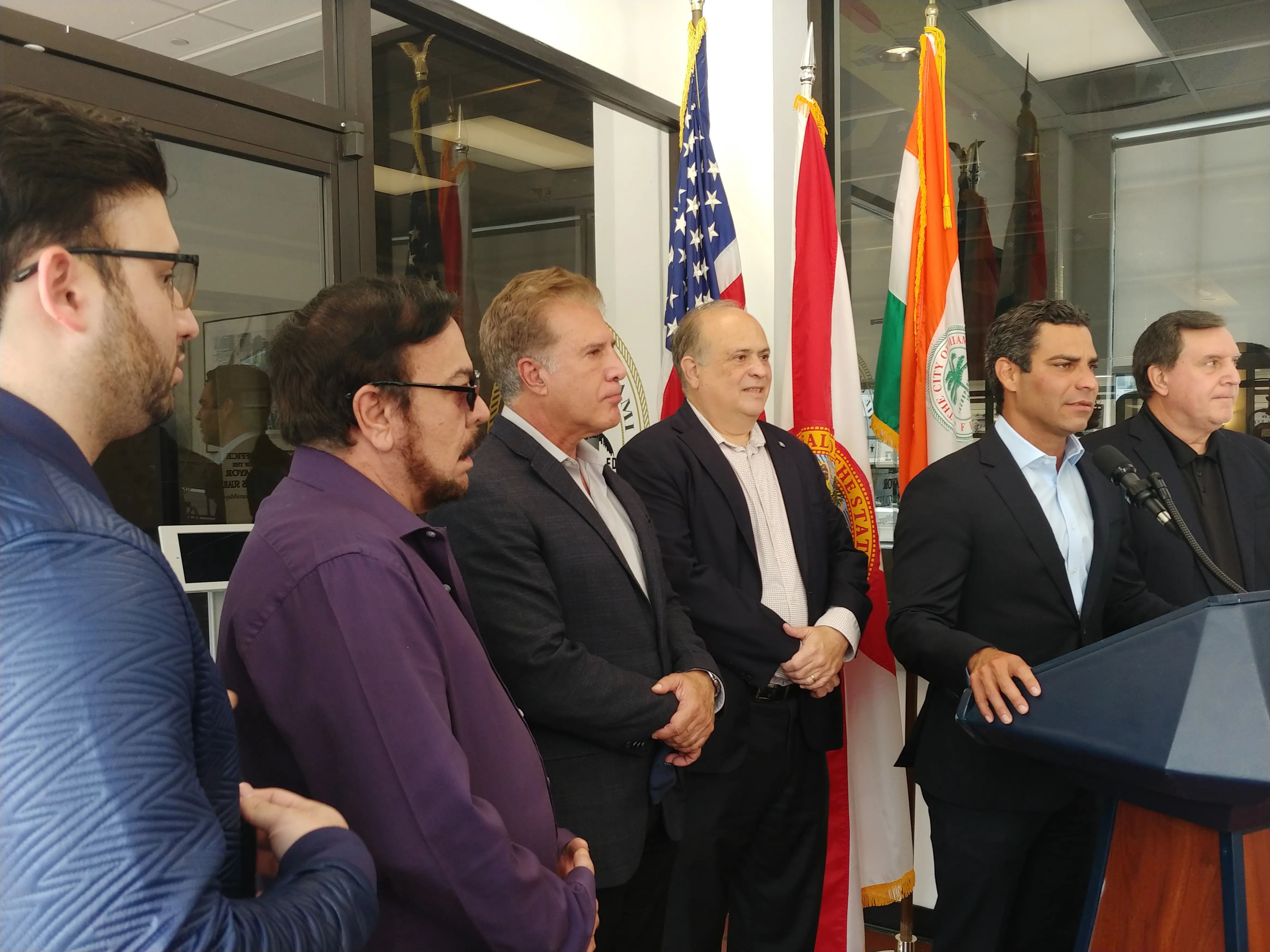 Alcaldes de Doral y Miami resaltan principios democráticos de Johnny Ventura