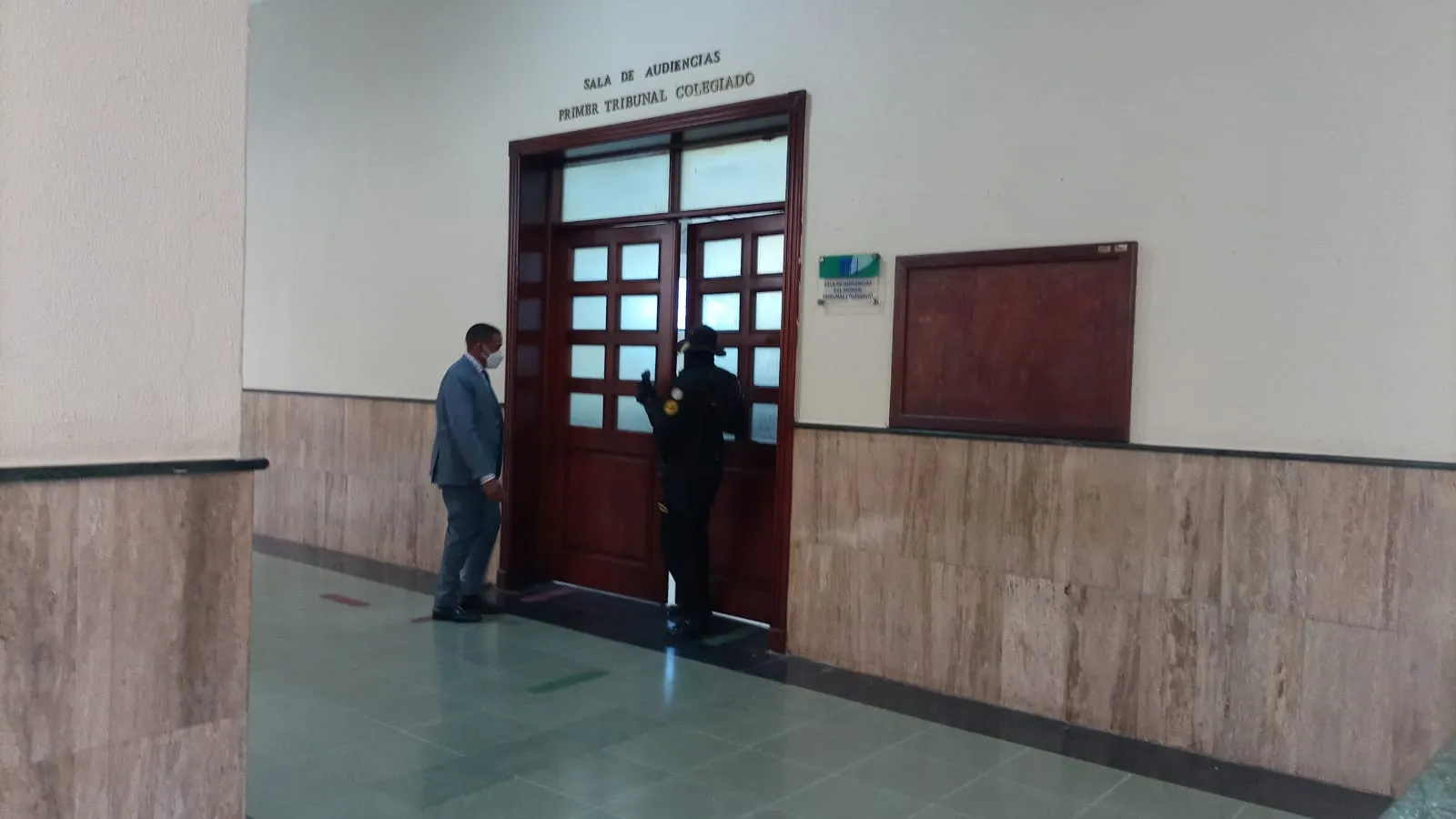 Periodistas rechazan cobertura de audiencia sin aparatos de trabajo