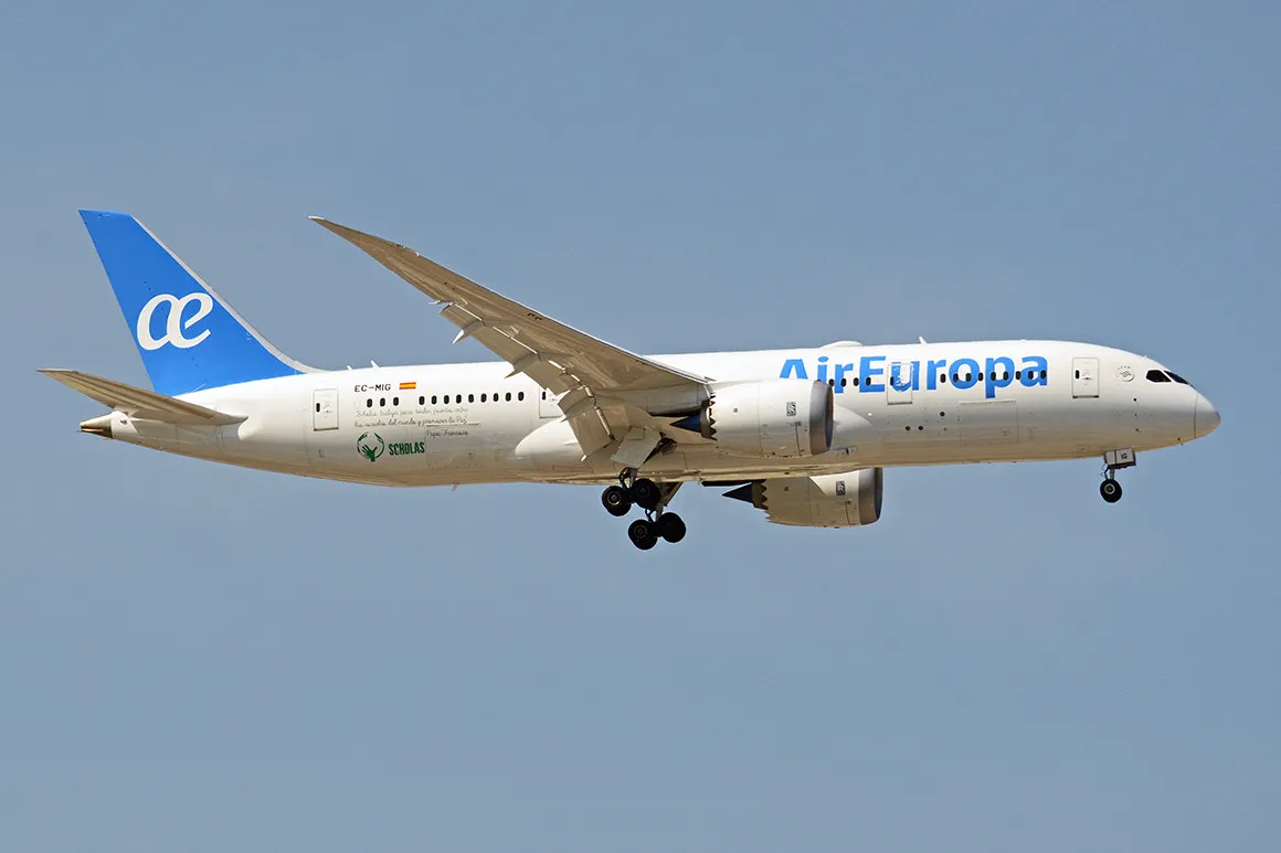 Aerolínea española Air Europa recupera su operativa diaria con Santo Domingo