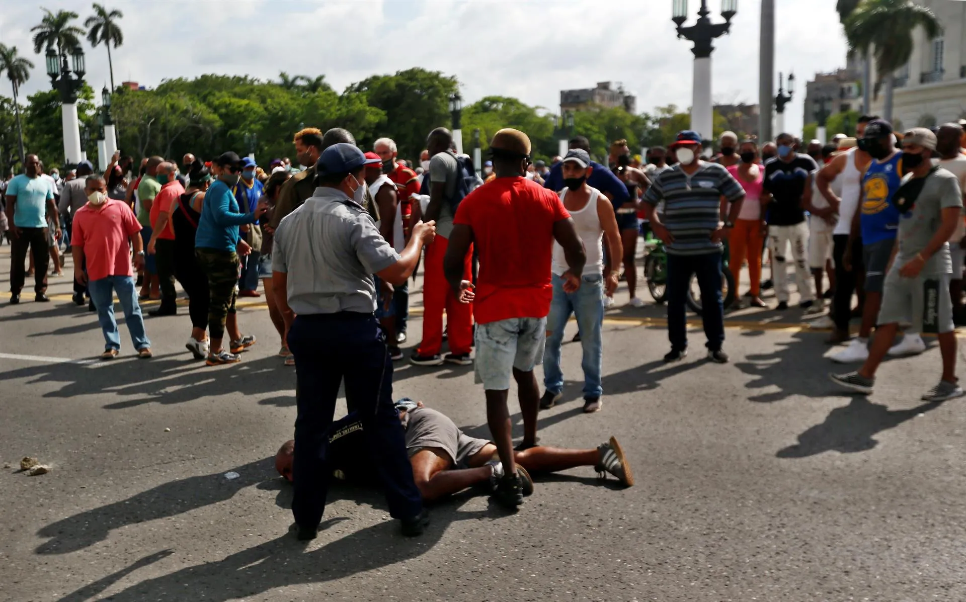 Protestas en Cuba, día tres: primer muerto, detenciones y sin internet