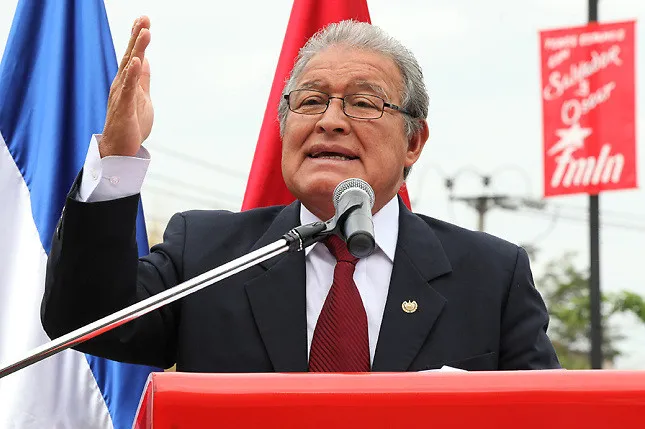 Juez decreta captura internacional de expresidente salvadoreño Sánchez Cerén