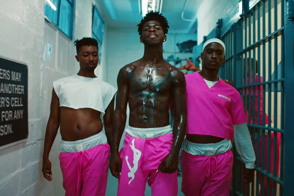 Lil Nas X lleva su lucha con Nike a la cárcel a otro tema irreverente