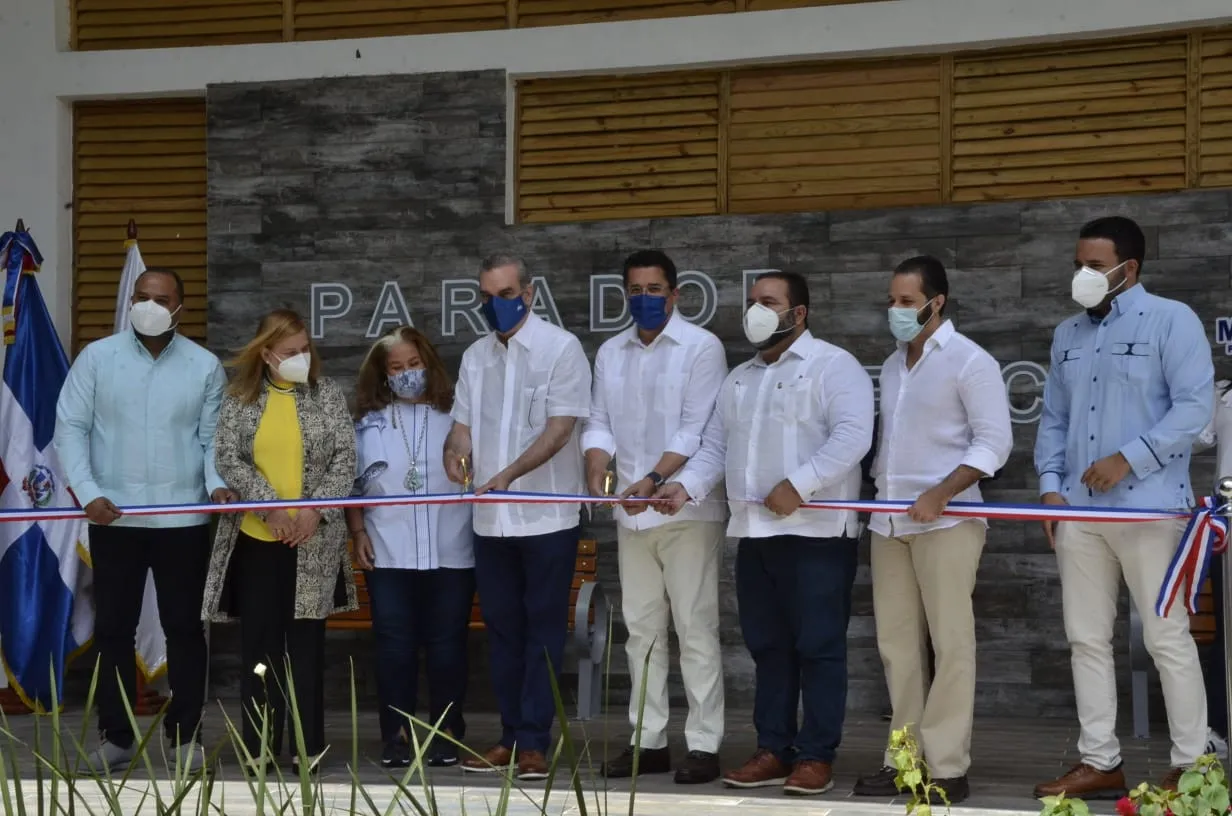 Abinader inaugura parque La Confluencia en Jarabacoa