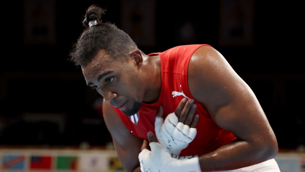 Tokio: Arlén López gana otro oro en boxeo para Cuba al vencer en la final de semipesado masculino